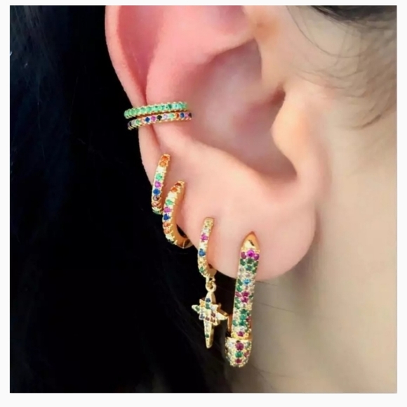 🌈NEW🌈 RAINBOW MICRO PAVÉ SAFETY PIN EARRING - Picture 2 of 5
